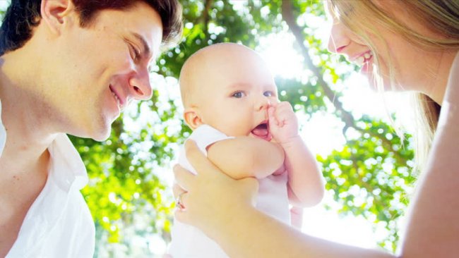Vitamina D la bebeluşi - de ce este importantă şi cum se administrează corect? Fiecare părinte trebuie să fie informat!